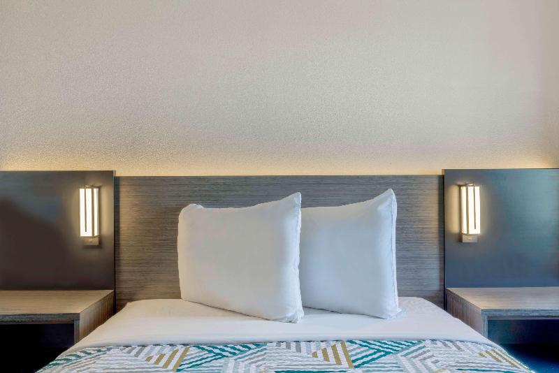 Motel 6 Norman, OK image