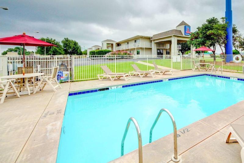 Studio 6 Midwest City, OK - Oklahoma City image