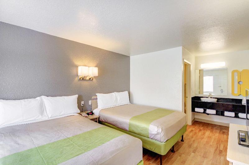 Studio 6 Midwest City, OK - Oklahoma City image