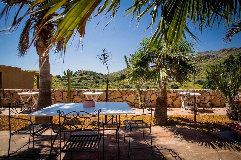 Cortijo De La Media Luna image