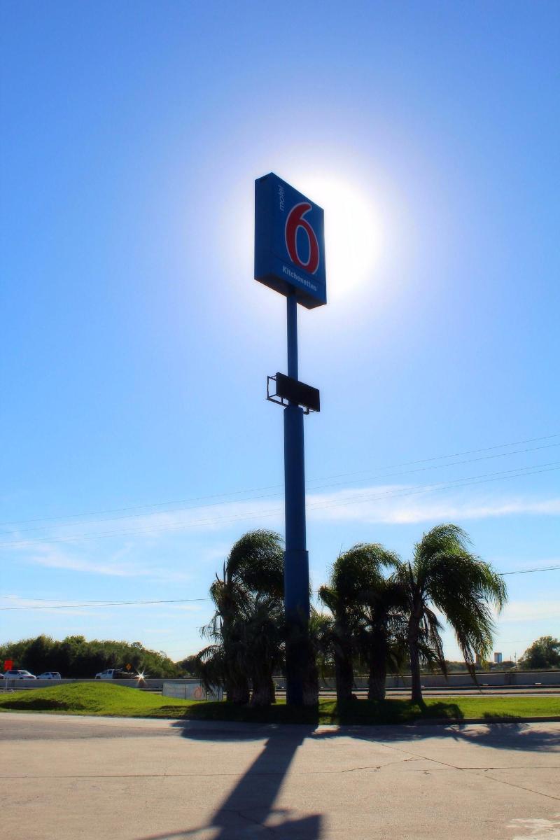 Motel 6 Winnie, TX image