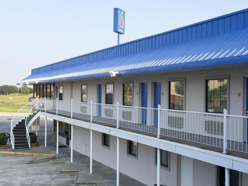 Motel 6 Winnie, TX image