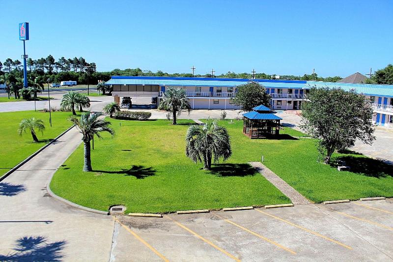 Motel 6 Winnie, TX image