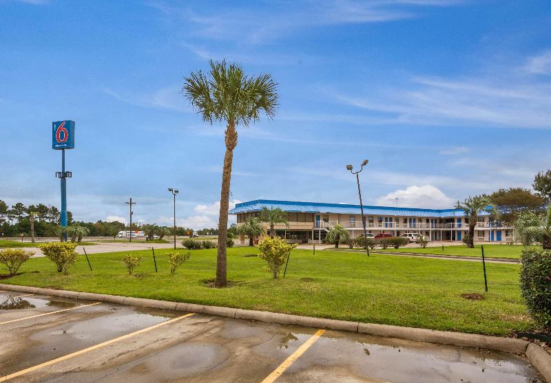 Motel 6 Winnie, TX image