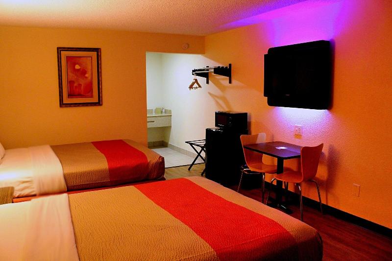 Motel 6 Winnie, TX image