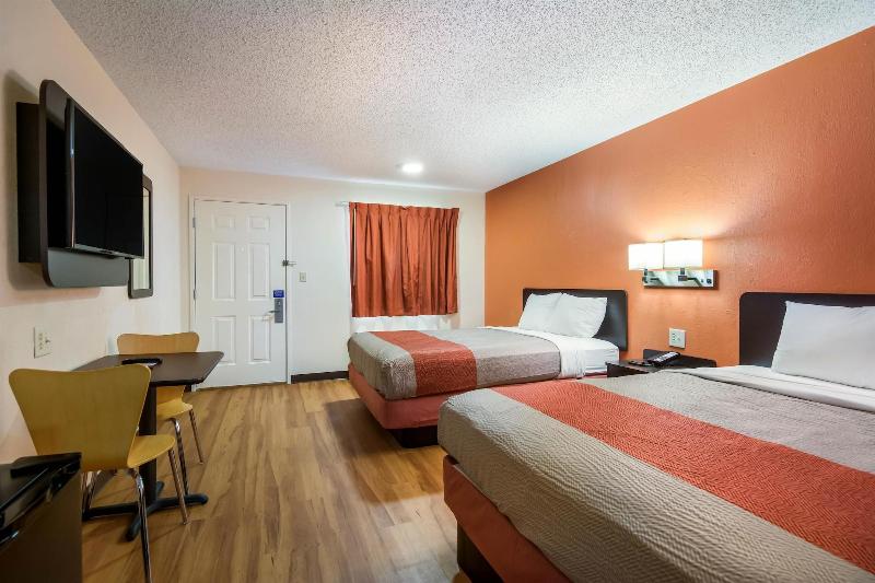 Motel 6 Winnie, TX image