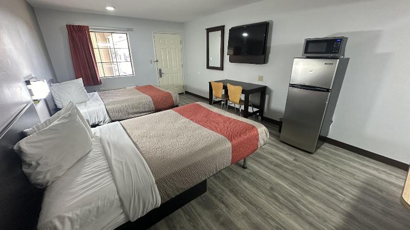 Motel 6 Winnie, TX image