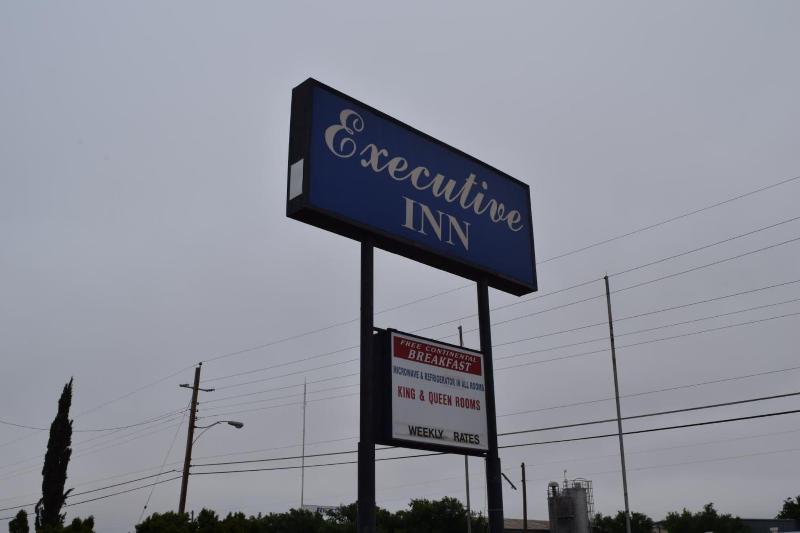 Executive Inn Odessa image