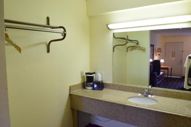 Executive Inn Odessa image