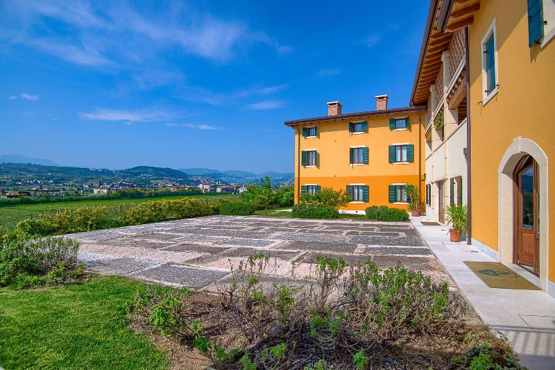 La Fonte Degli Dei Wine Relais Adults Only image