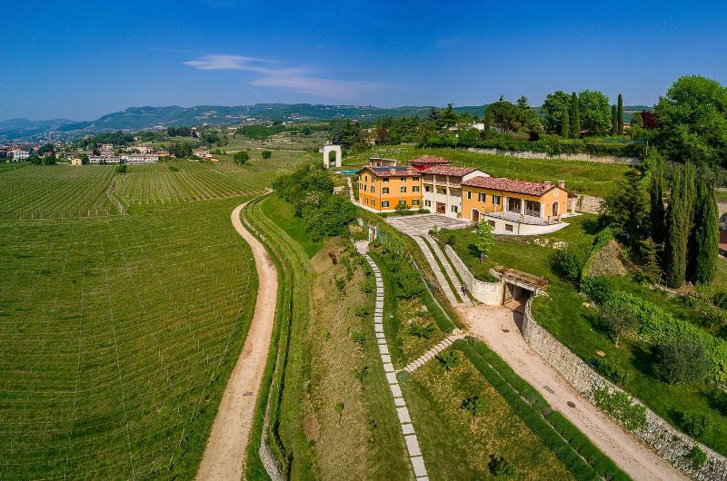 La Fonte Degli Dei Wine Relais Adults Only image