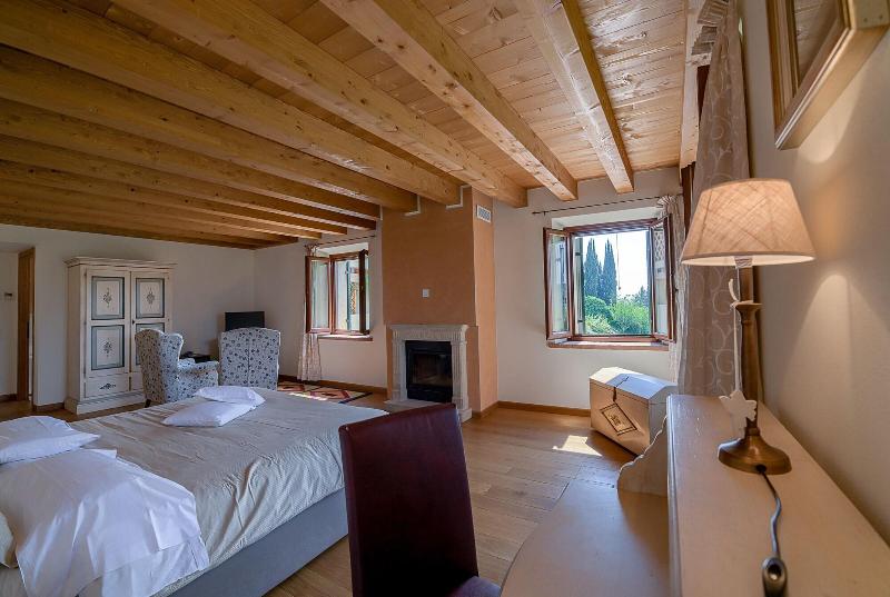 La Fonte Degli Dei Wine Relais Adults Only image
