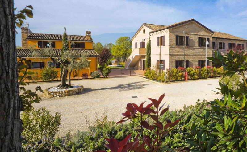 Villa Gens Camuria image