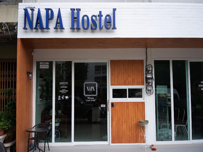 Napa Hostel Samrong Station image