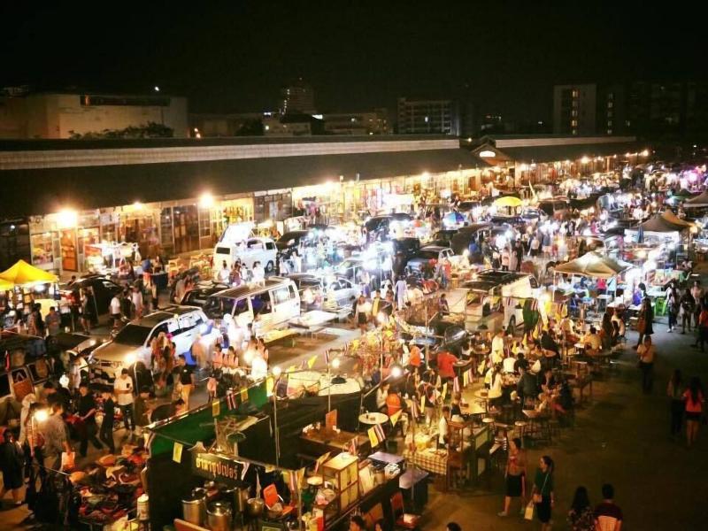 Napa Hostel Samrong Station image