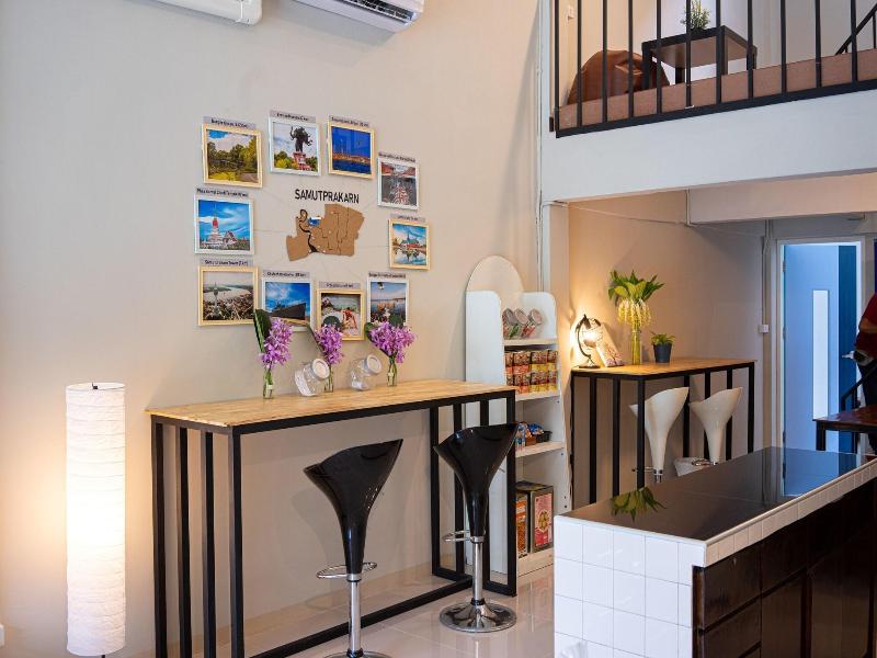 Napa Hostel Samrong Station image