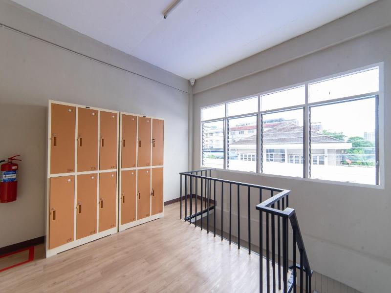 Napa Hostel Samrong Station image