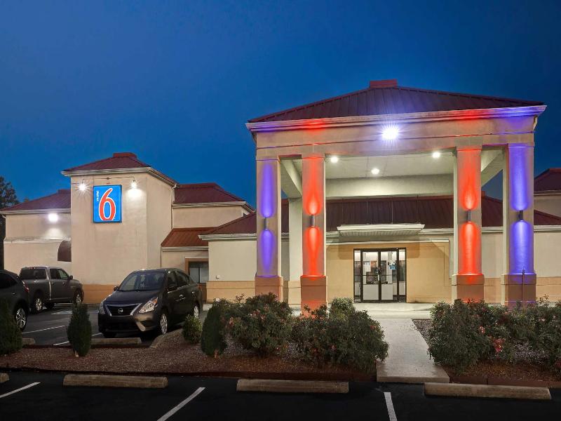 Motel 6 Shepherdsville, KY - Louisville South — exterior view