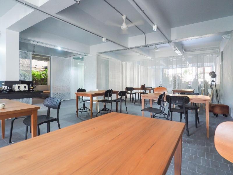 Loyy Hotel - Hostel