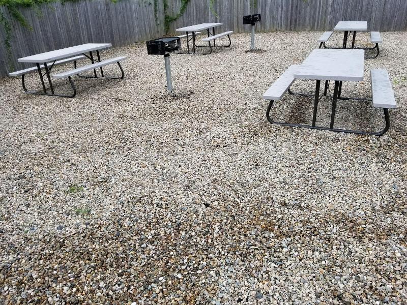 All Seasons Inn And Suites image