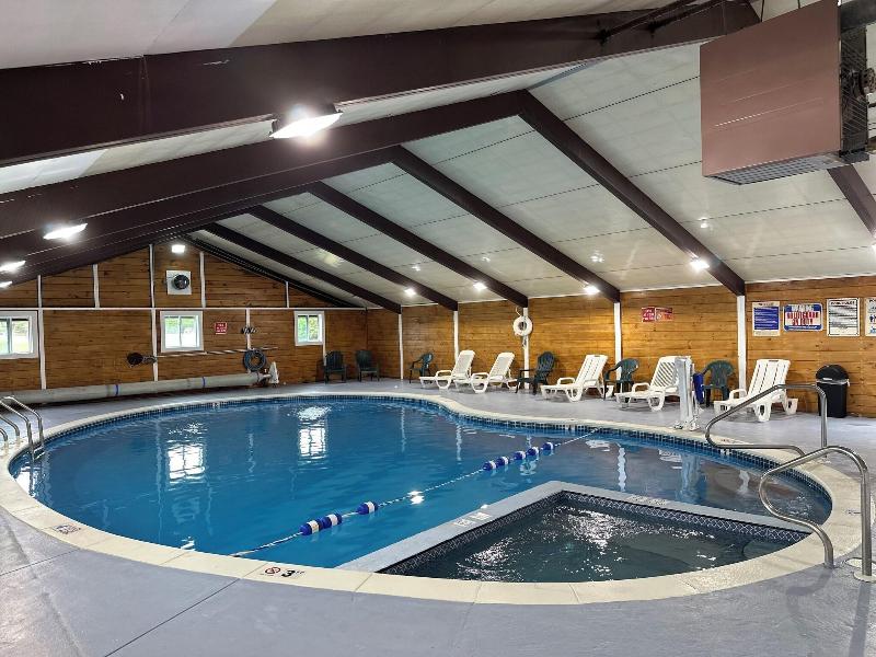 All Seasons Inn And Suites image