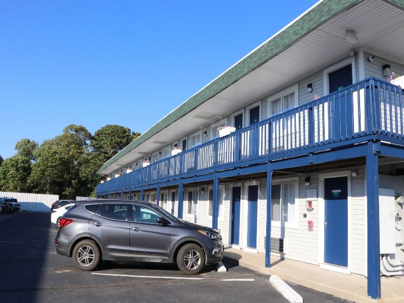 Howard Johnson by Wyndham West Yarmouth/Cape Cod image