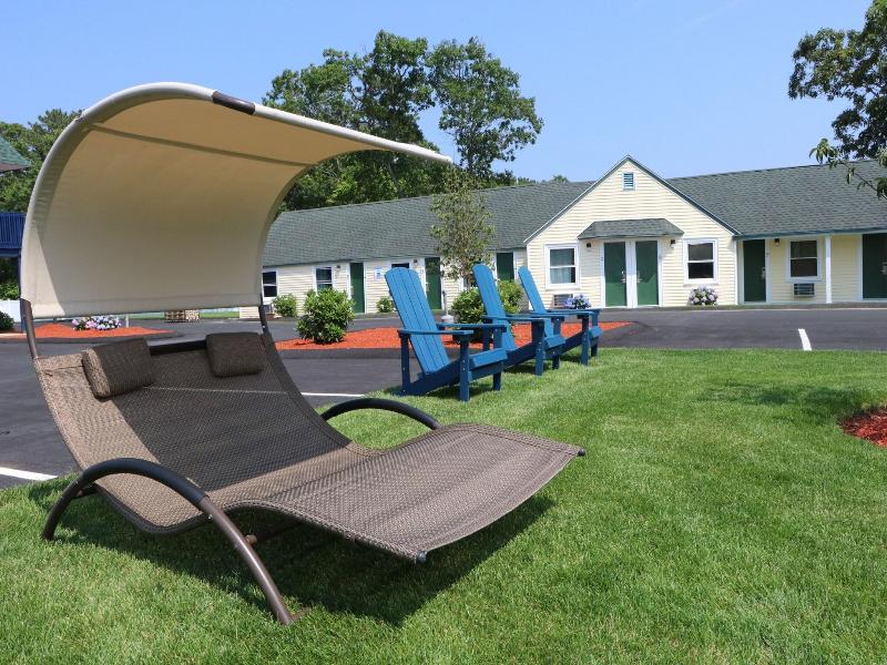 Howard Johnson by Wyndham West Yarmouth/Cape Cod image