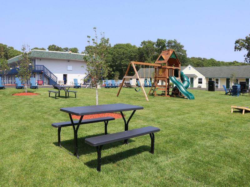 Howard Johnson by Wyndham West Yarmouth/Cape Cod image