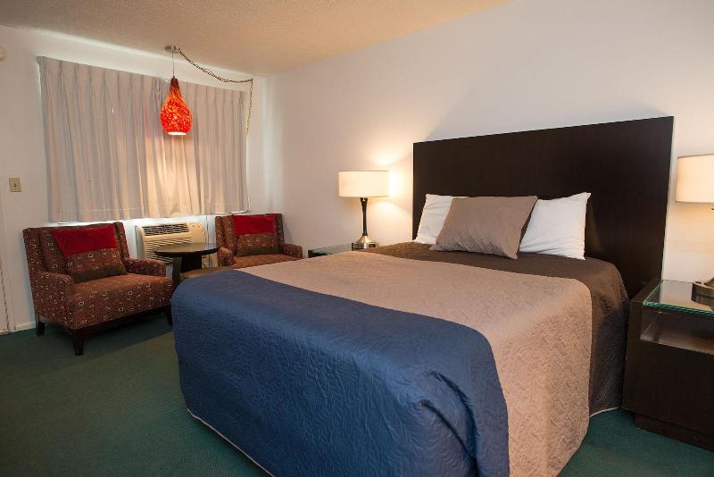 Cougar Land Motel image