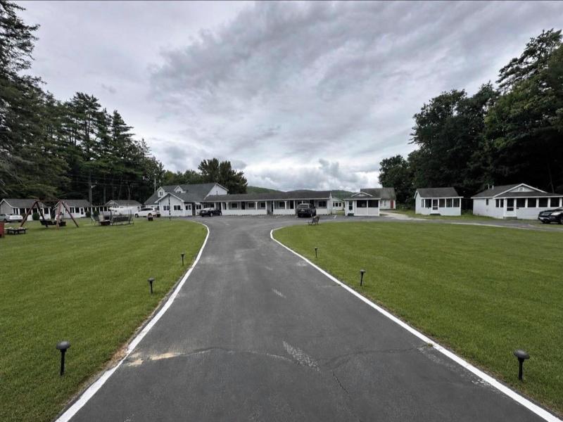 Pilgrim Inn & Cottages
