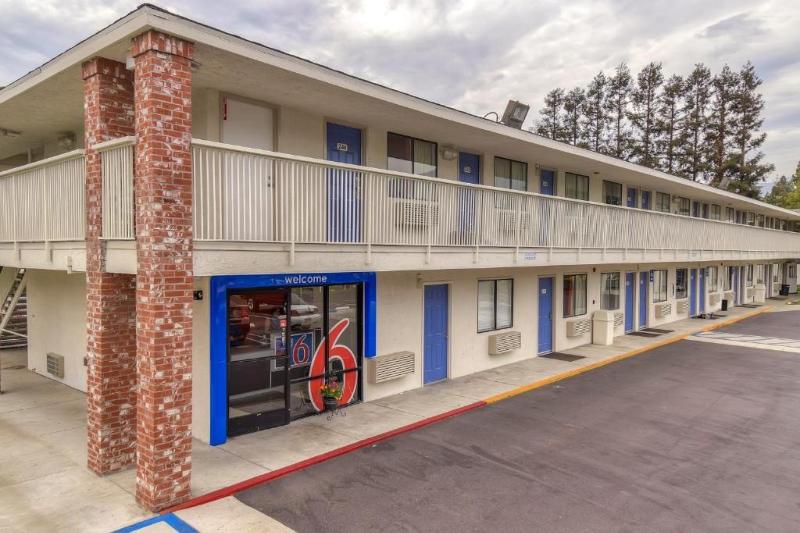 Motel 6 Arcadia, CA - Los Angeles - Pasadena Area