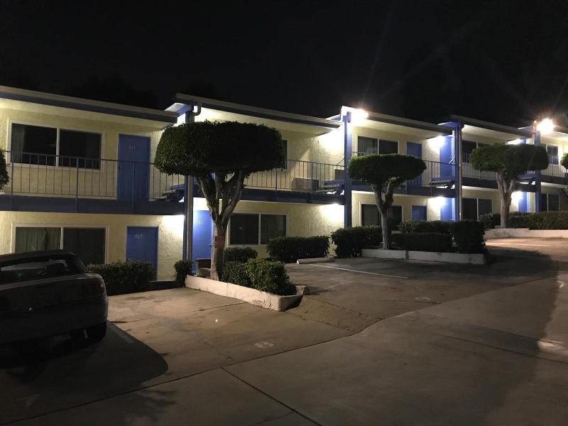 Kings Lodge Motel image