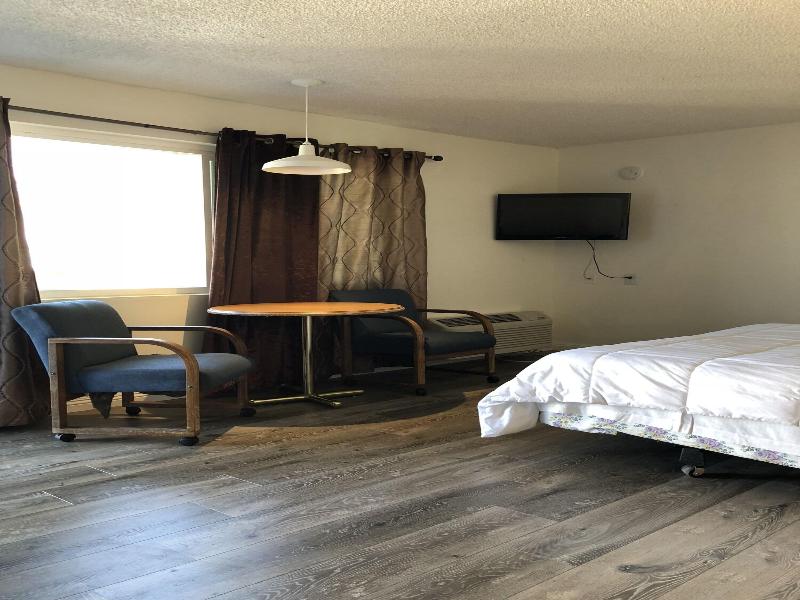 Kings Lodge Motel image