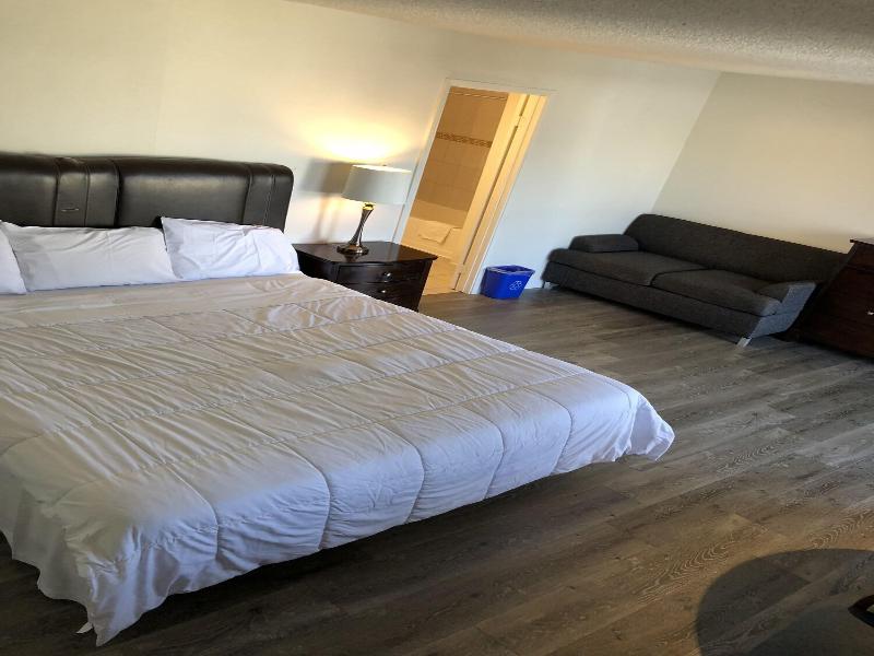Kings Lodge Motel image
