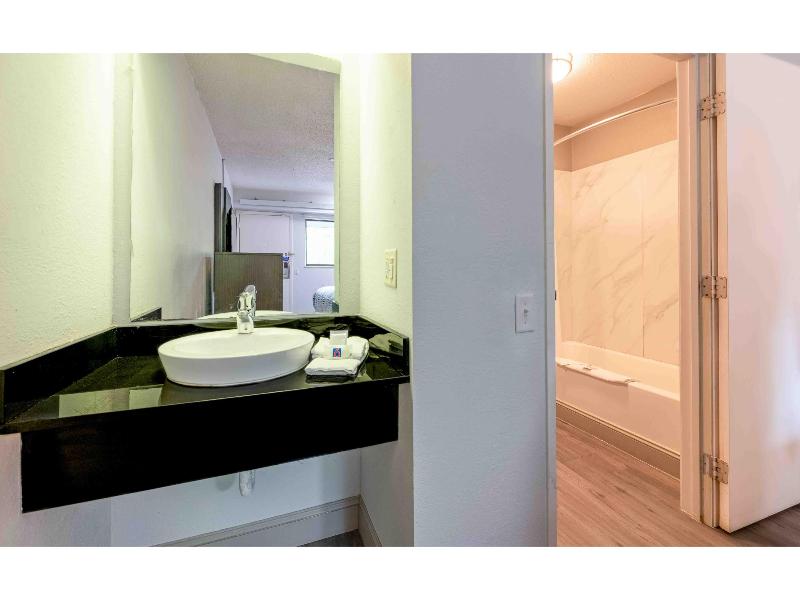 Motel 6 Charlotte, Nc - Coliseum image