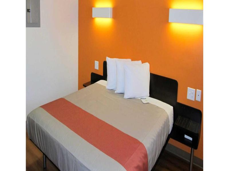 DOUBLE KING BED NON SMOKING — photo 6