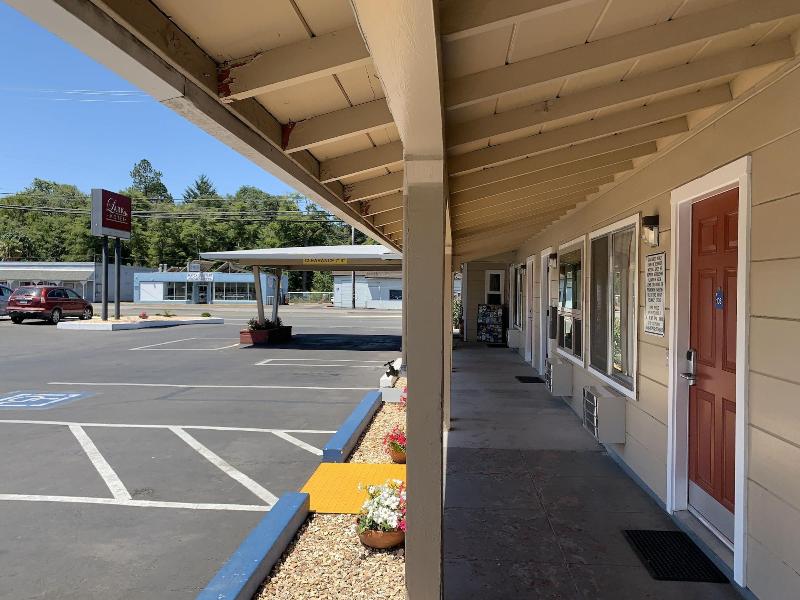 Lark Motel image