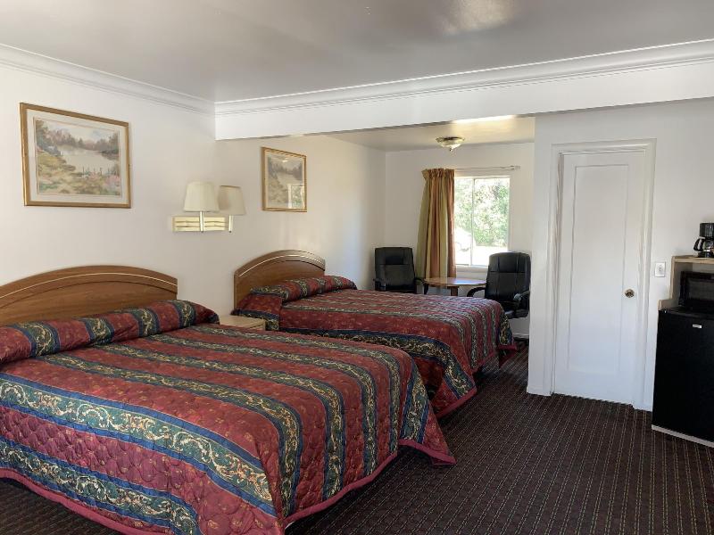Lark Motel image 3