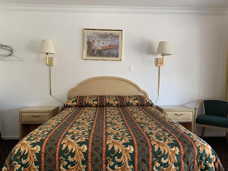 Lark Motel image 6