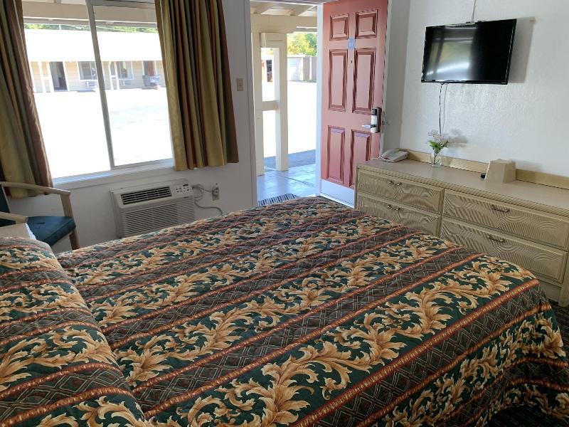 Lark Motel image 5