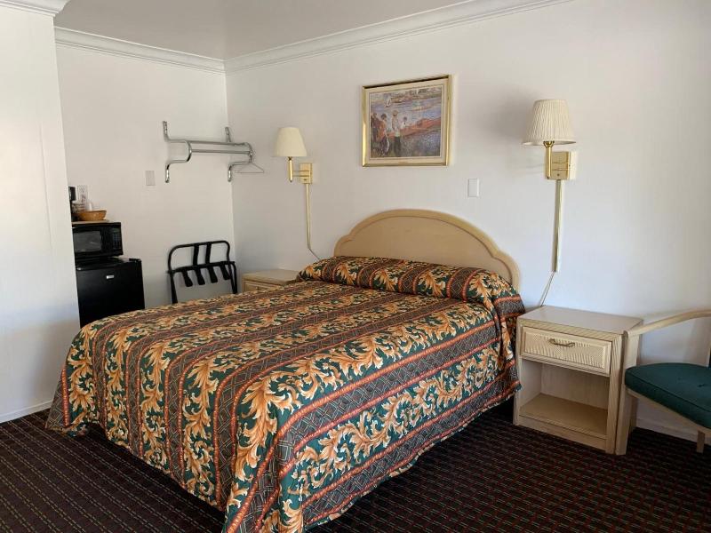 Lark Motel image 7