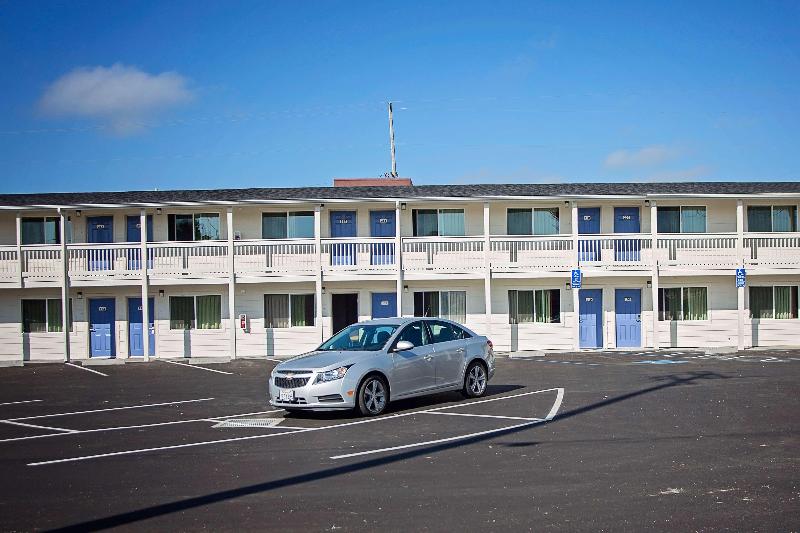 Motel 6 Crescent City, CA image