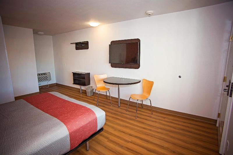 Motel 6 Crescent City, CA image