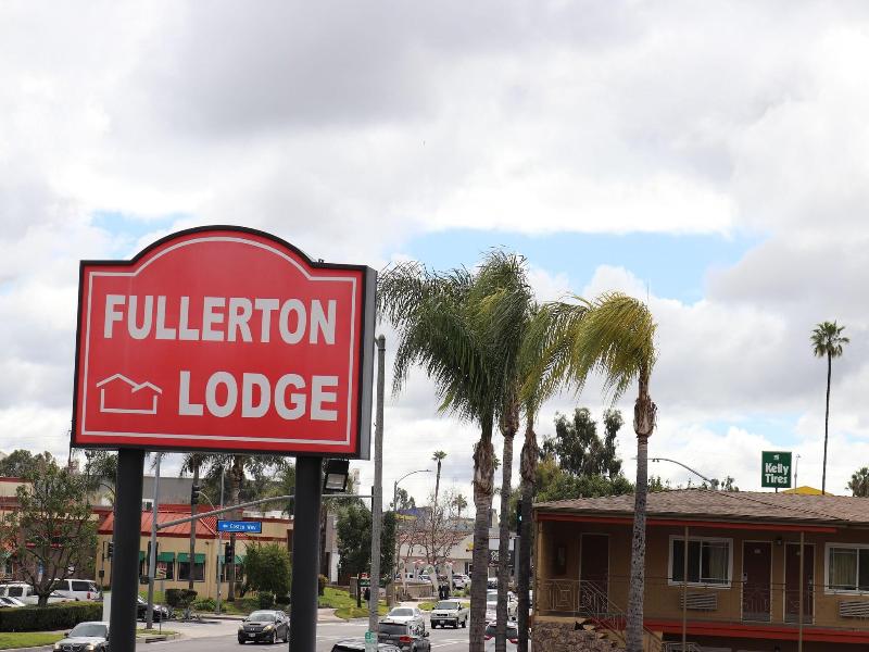 Fullerton Lodge image