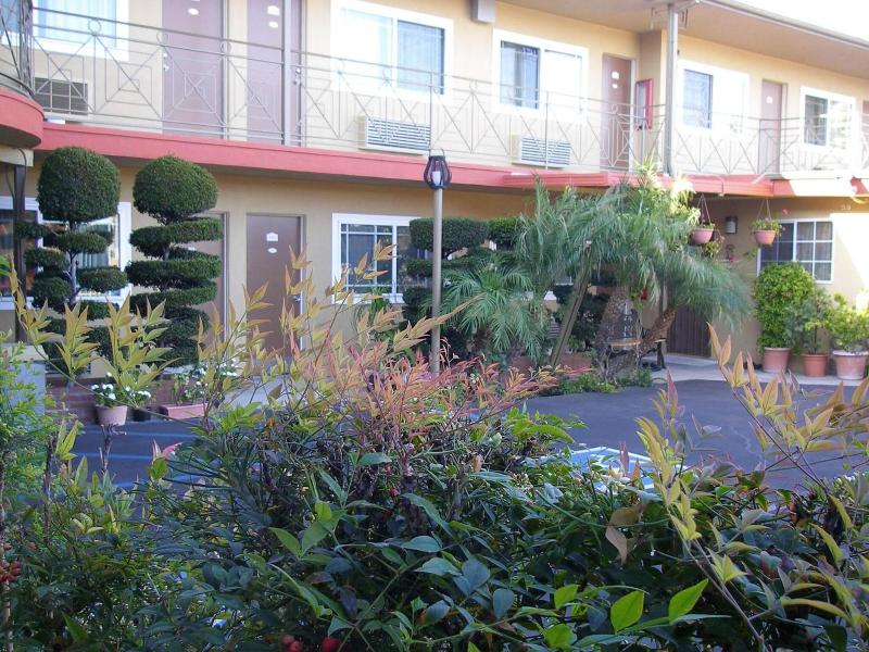 Fullerton Lodge image