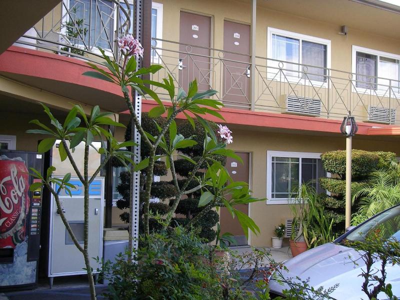 Fullerton Lodge image