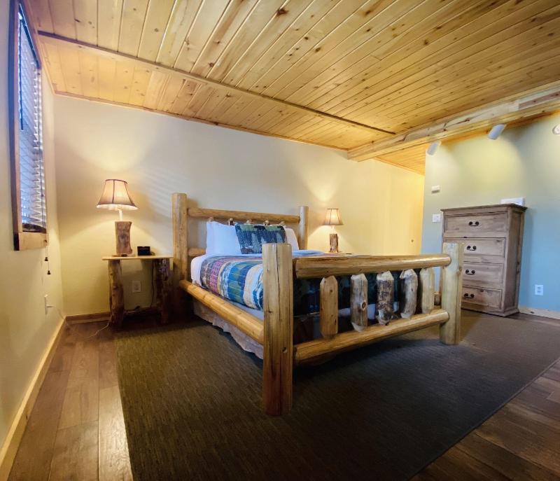 Salida Inn & Monarch Suites image