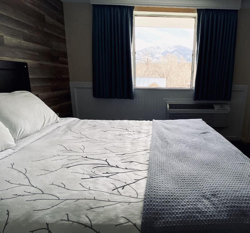 Salida Inn & Monarch Suites image