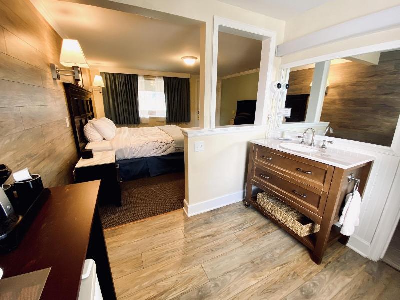 Salida Inn & Monarch Suites image