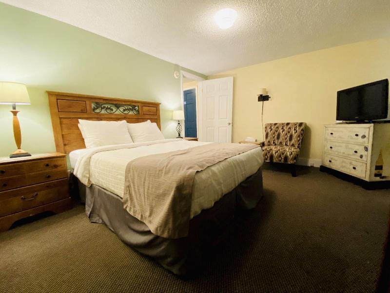 Salida Inn & Monarch Suites image